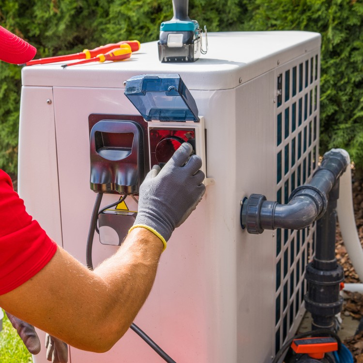 Pool cleaning services in Oakdale, CA