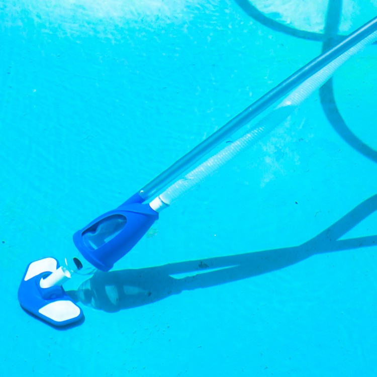 Pool cleaning services in Oakdale, CA