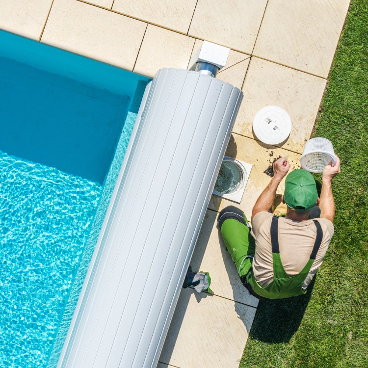 Pool cleaning services in Oakdale, CA